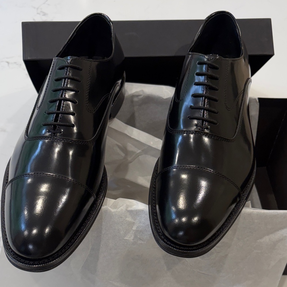 Saks Fifth Avenue Made in Italy Black Leather Oxfords size 10